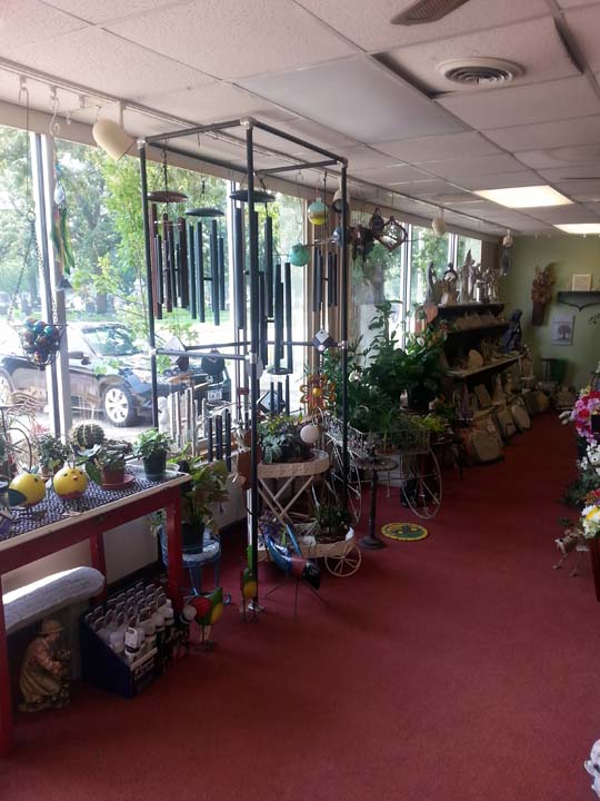 Sue's Flower & Garden Center Greenhouse Manchester, IA